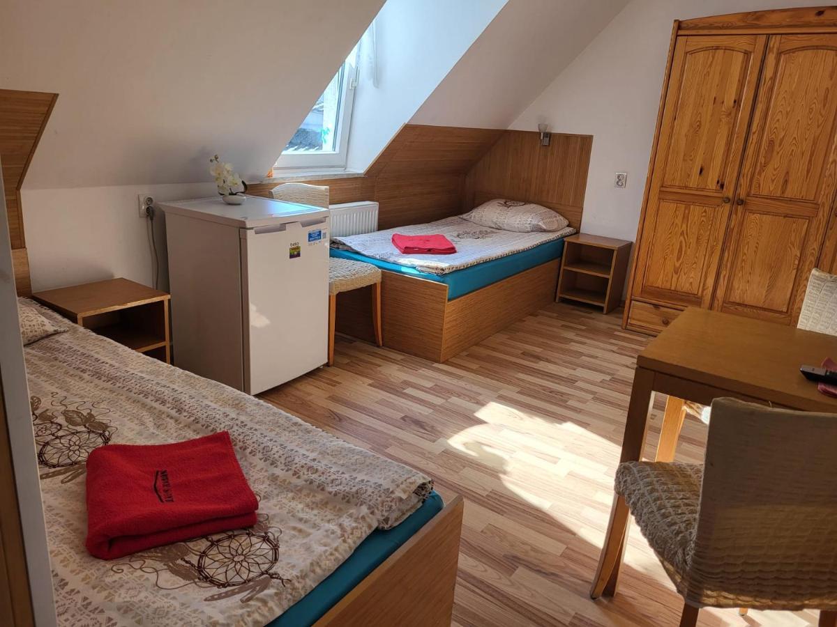 Haus Baron 1 Neckarau * City Airport Mannheim