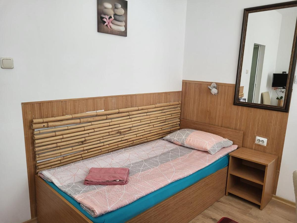 Haus Baron 1 Neckarau Guest house