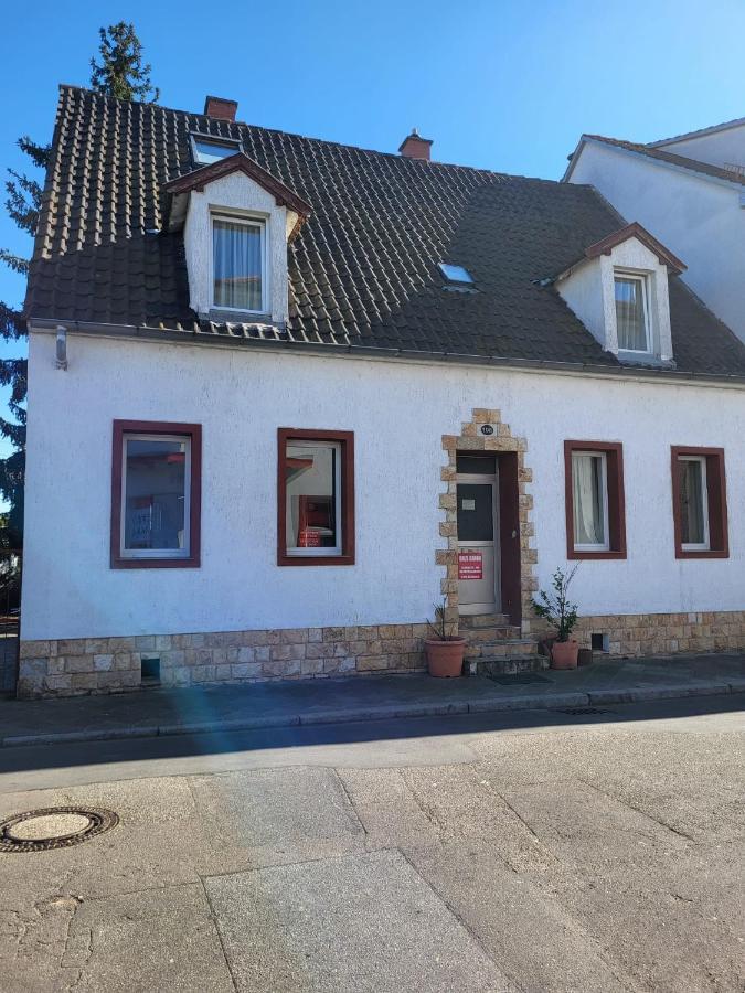 Haus Baron 1 Neckarau Guest house *