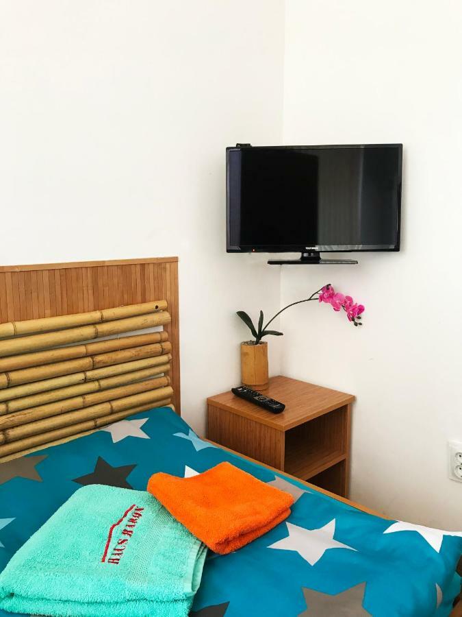 Haus Baron 1 Neckarau Guest house